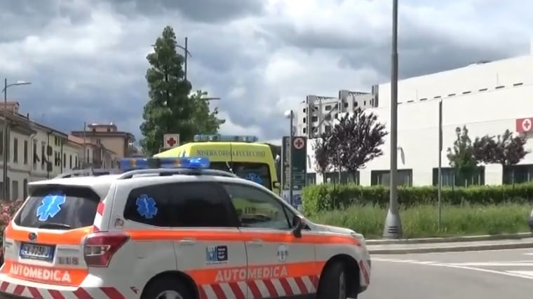 Straniero prende a pugni agente Lo sfogo: "Basta, siamo stanchi"