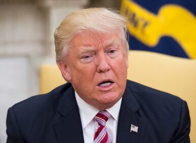 Kissinger con Trump nella Studio Ovale 5