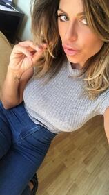 Paola Caruso, scollatura sexy 11