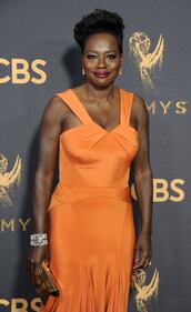 Emmy 2017, attrici hot sul red carpet 18
