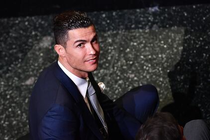 Georgina Rodriguez incanta l'Ariston, Amadeus si spoglia 7