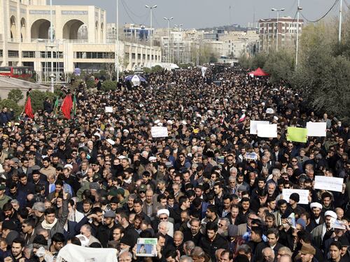 Iran, centinaia di migliaia di persone in piazza: “Vendetta”