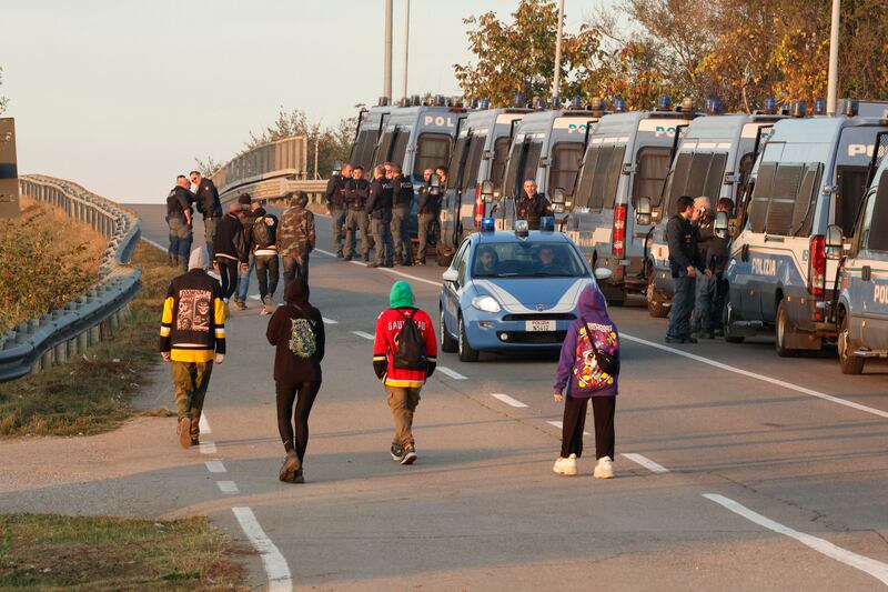 Le immagini del rave di Modena 1
