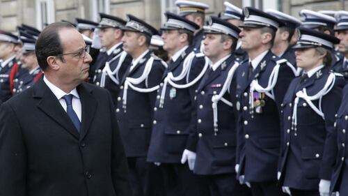A Parigi il ricordo dei poliziotti uccisi 5