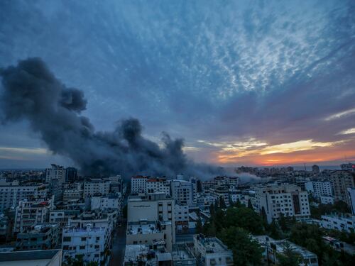 Nelle mani di Hamas oltre cento ostaggi. "In casa e nei tunnel". Molti sono stranieri