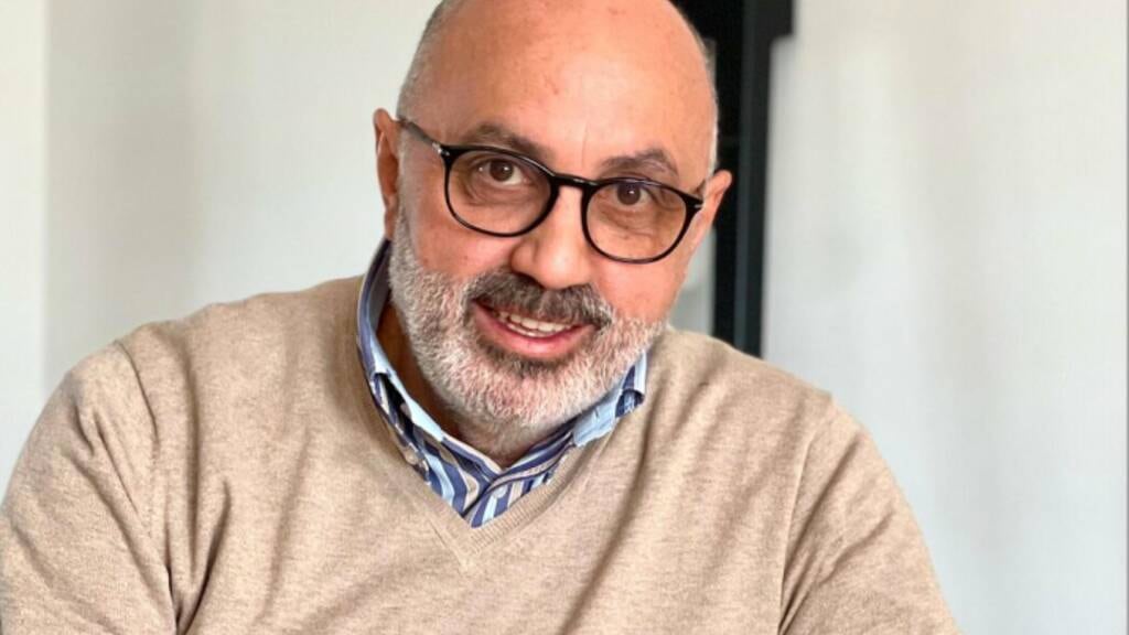 "La morte è una cosa seria ma riderci su allunga la vita"