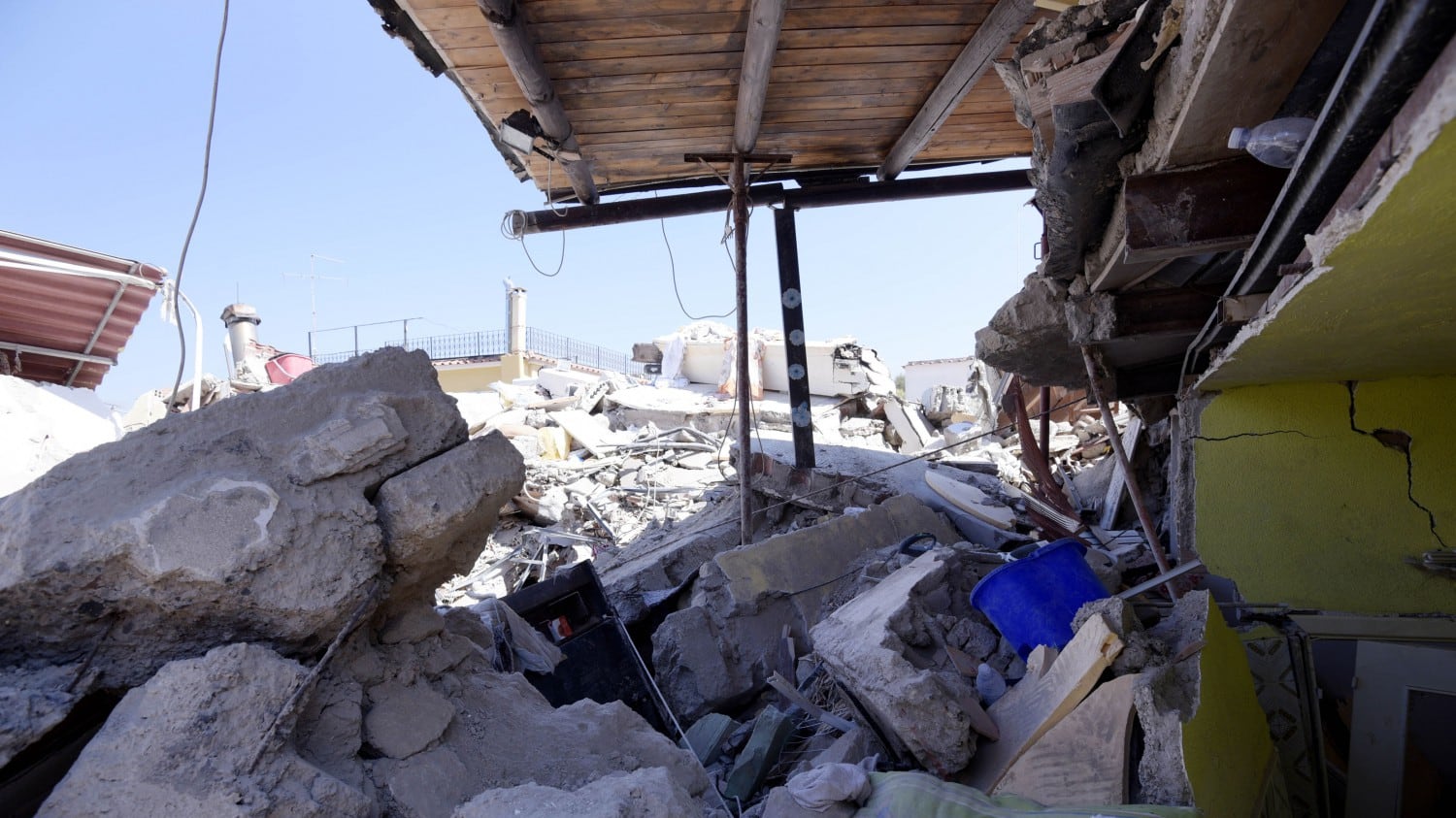 Terremoto, sfrattata una 95enne per una casetta fai da te abusiva