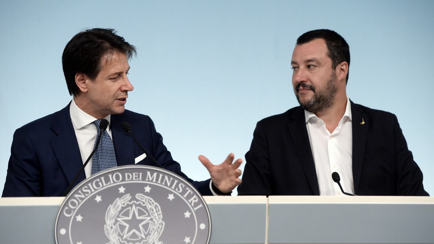 Il governo blinda il deficit. Salvini: "La Ue se ne farà una ragione"