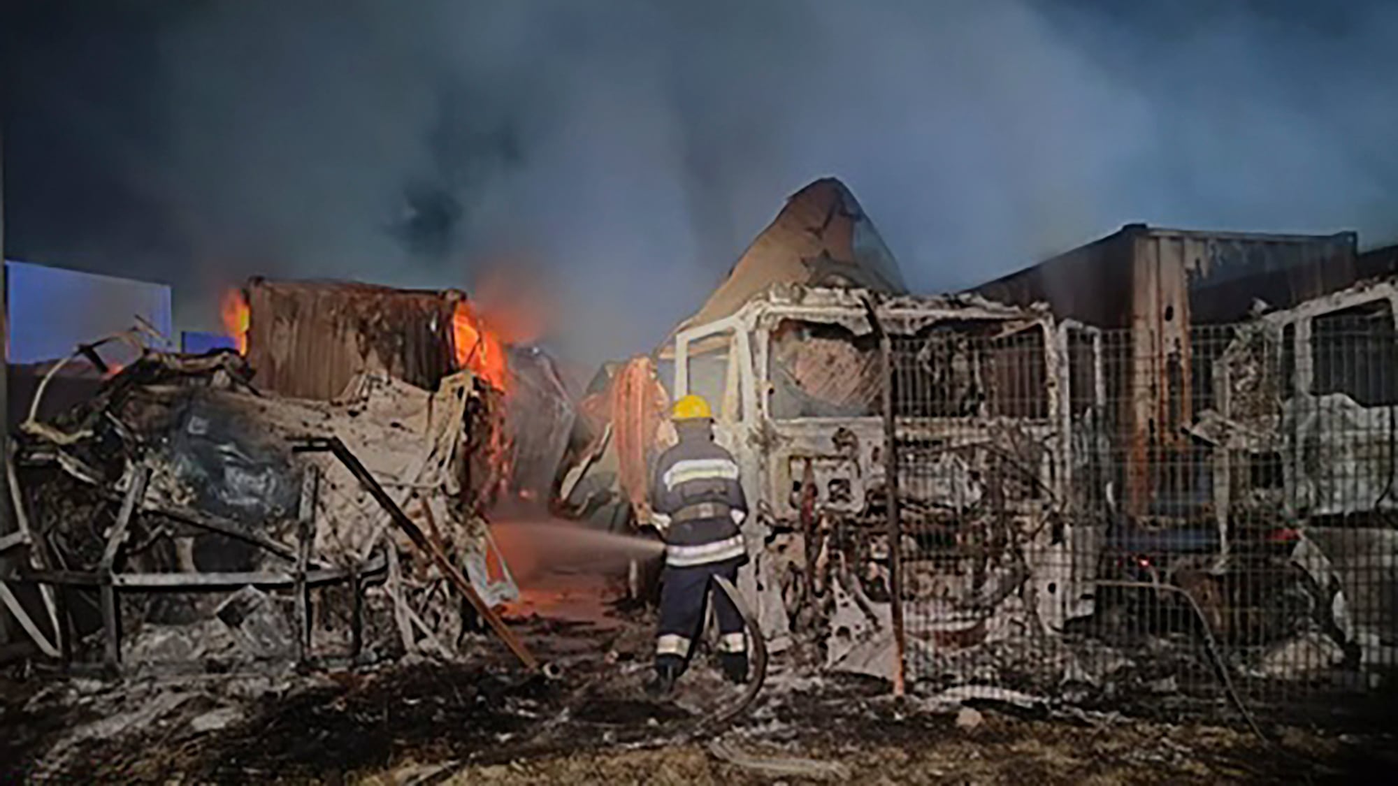 Missili russi su Odessa, colpito il porto. Almeno 6 morti