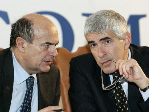Legge elettorale, Bersani: "Casini morirà di tattica". E lui: "Non sono un tuo suddito"