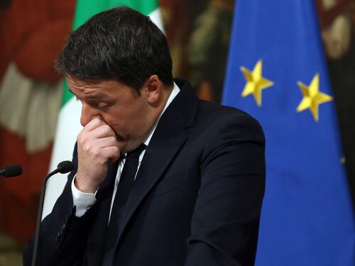 Il presidente del Consiglio si dimette. Ma è solo un atto di cortesia