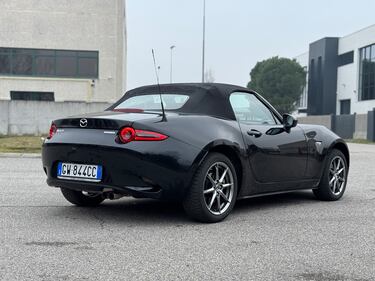 Mazda MX-5 1.5: guarda la gallery del restyling 2025 1