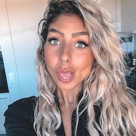 Liza Brito da urlo su Instagram: gli scatti dell'ultima fiamma di Neymar 10