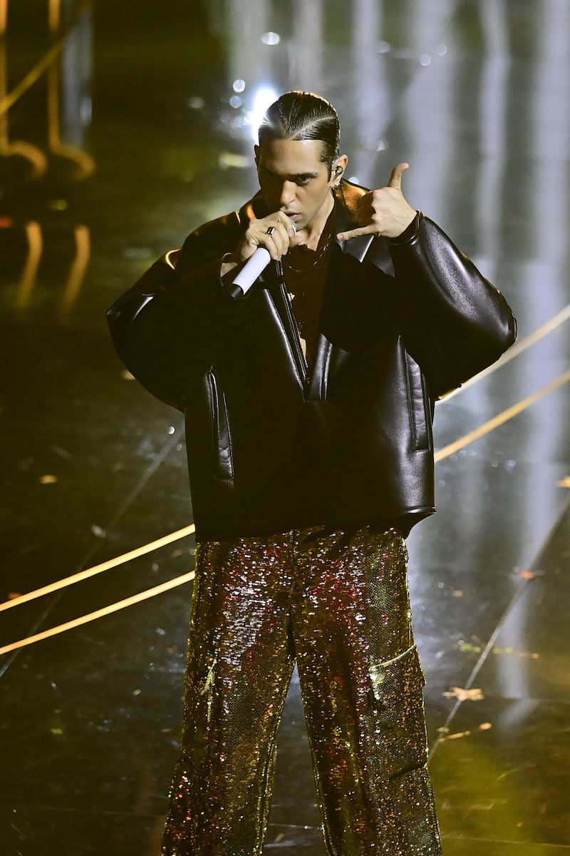 Sanremo 2024: ecco il look della finalissima del Festival di Mahmood 5