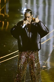 Sanremo 2024: ecco il look della finalissima del Festival di Mahmood 5