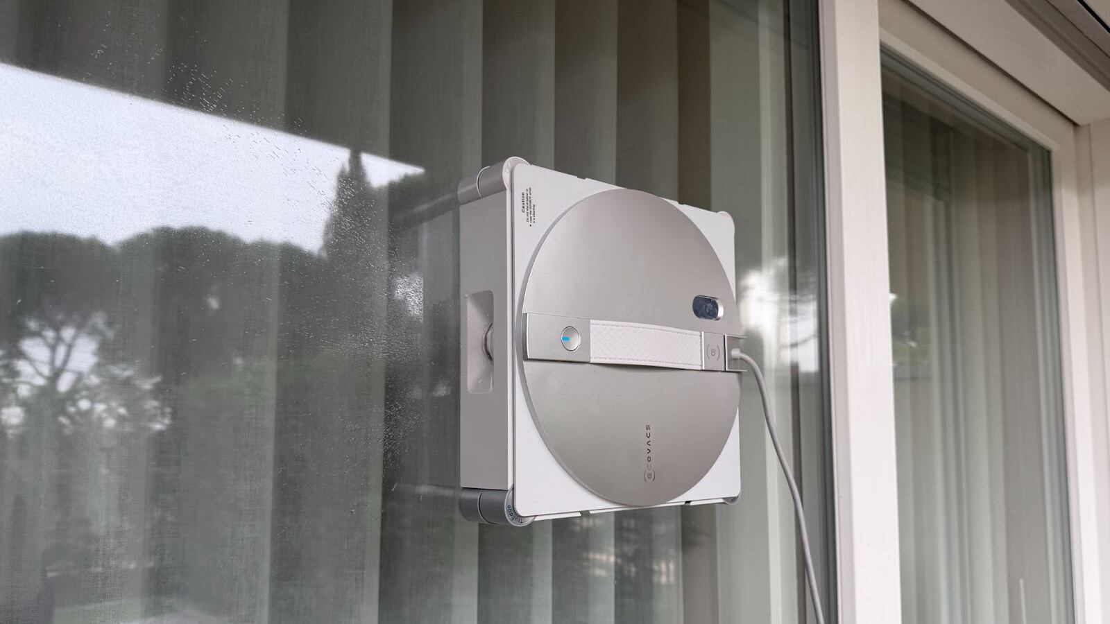 Recensione Ecovacs Winbot W3 Omni: pulisce le finestre con un’autonomia mai vista prima