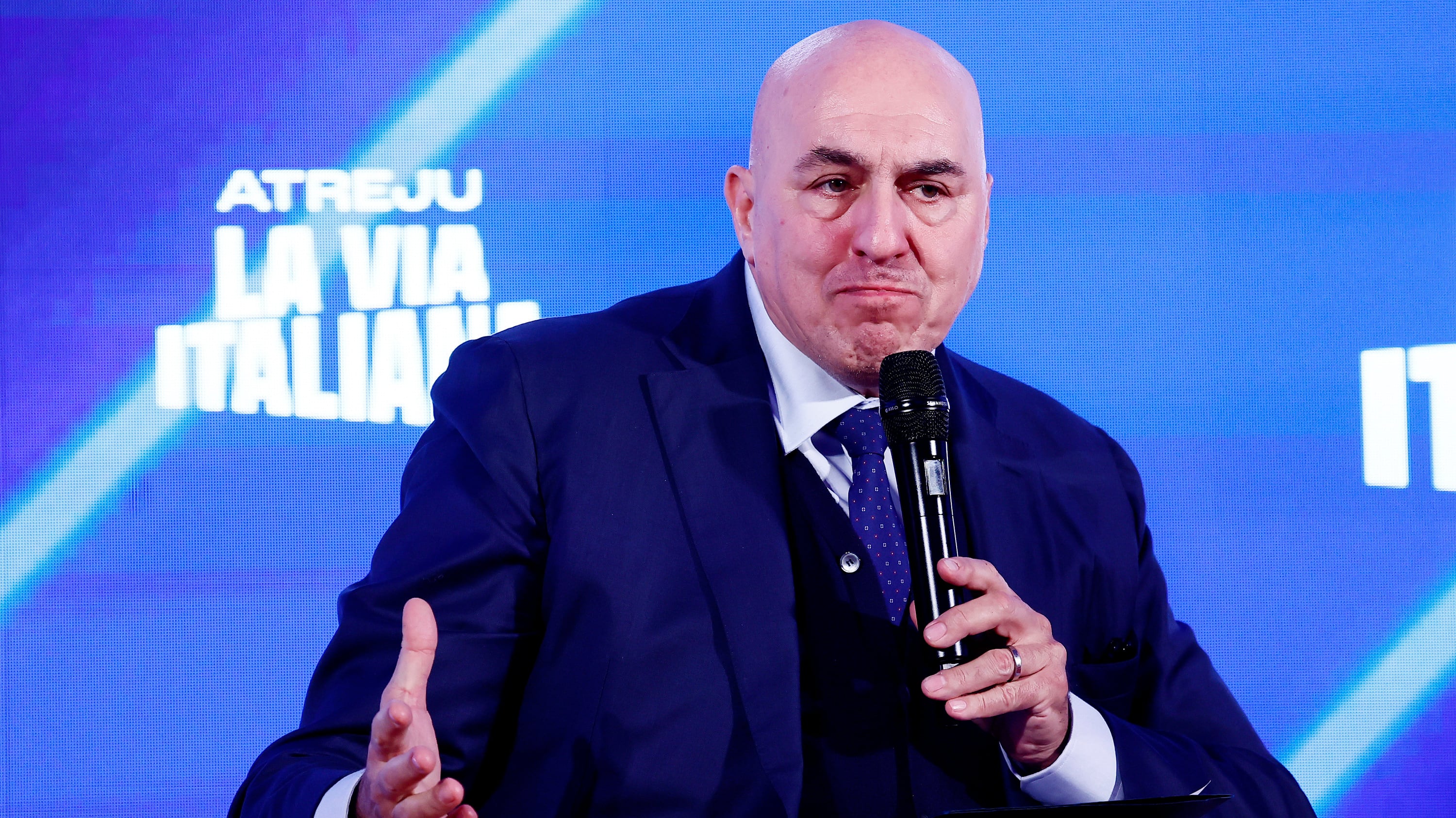 "Mandare ufficiali sarebbe utile". L'ipotesi di Crosetto per "studiare" la guerra in Ucraina