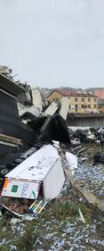 Genova, le immagini choc dei soccorsi 7