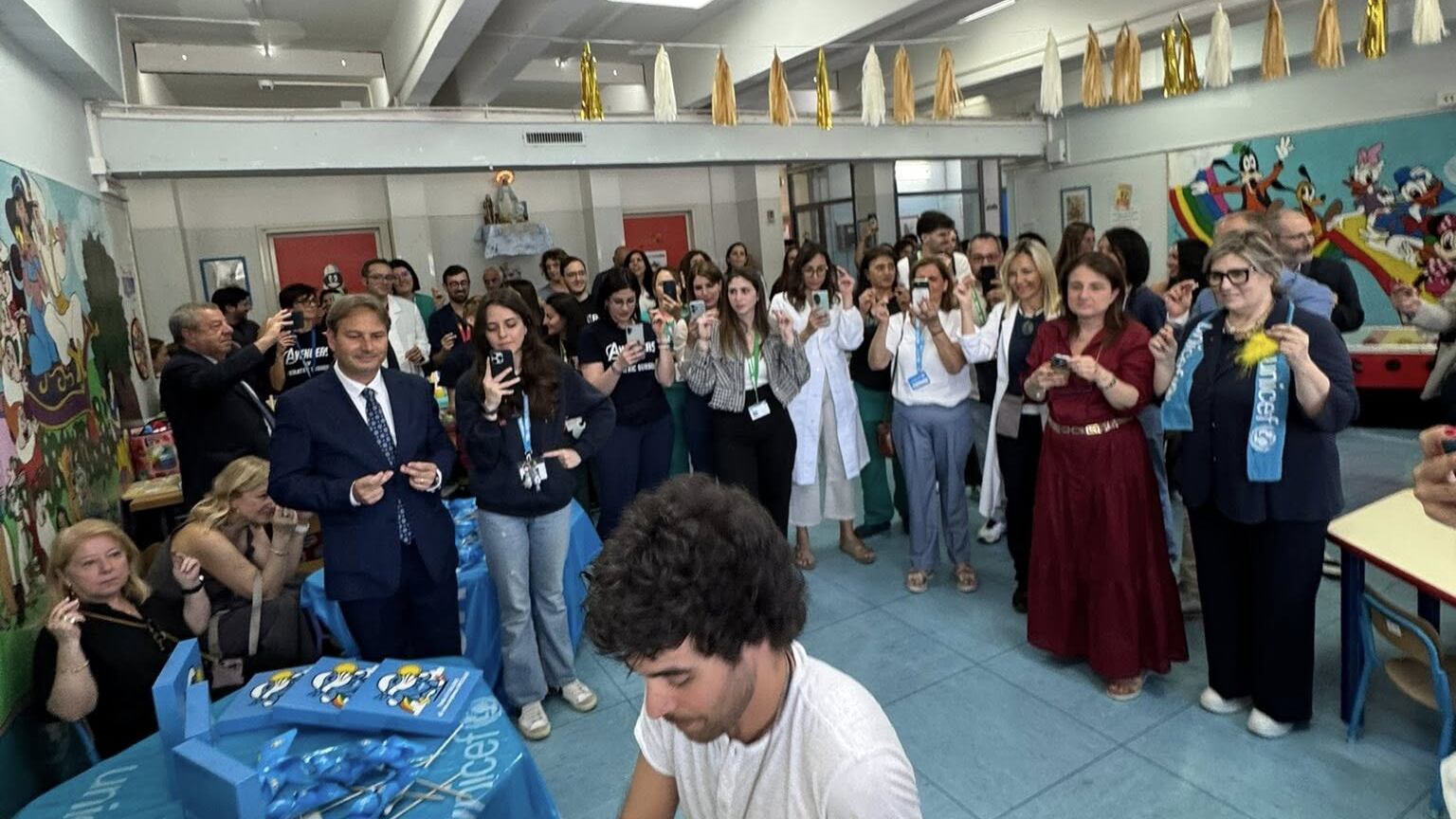 Musica e cura: per la prima volta in Campania uno strumento musicale entra in un reparto ospedaliero