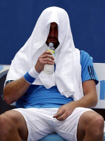 Ondata di afa agli Australian open: malori tra il pubblico ma il tennis non si ferma 1