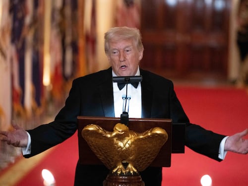 Trump, un altro attentato fallito. E il tycoon prepara la successione