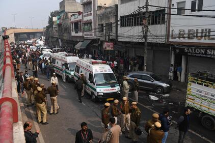 Incendio divampato in una fabbrica di New Delhi,. Molti gli operai morti 9