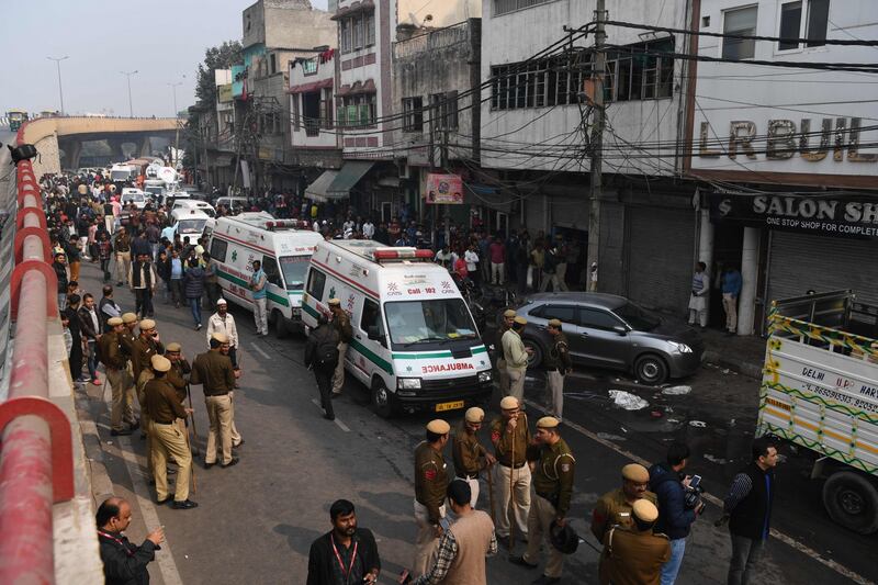 Incendio divampato in una fabbrica di New Delhi,. Molti gli operai morti 9