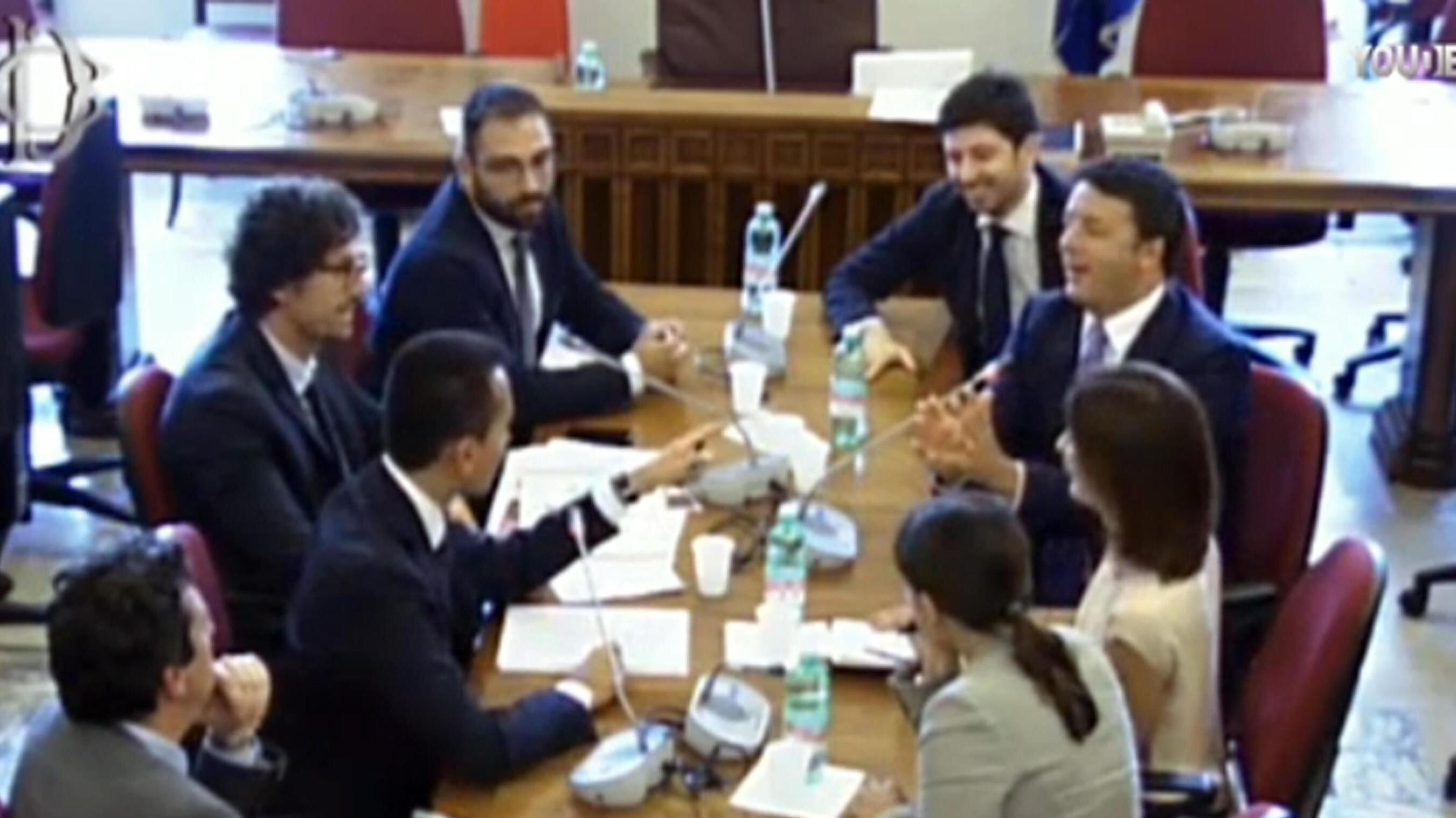 Renzi spiazza i grillini che si arrendono: "Ci rivediamo presto"