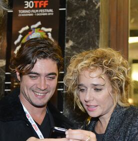 .L'attore Riccardo Scamarcio con l'attrice Valeria Golino alla trentesima edizione del Torino Film Festival (2012)