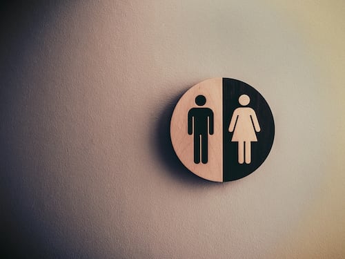 "Così nessuno viene discriminato". Ecco i bagni neutri in una scuola toscana