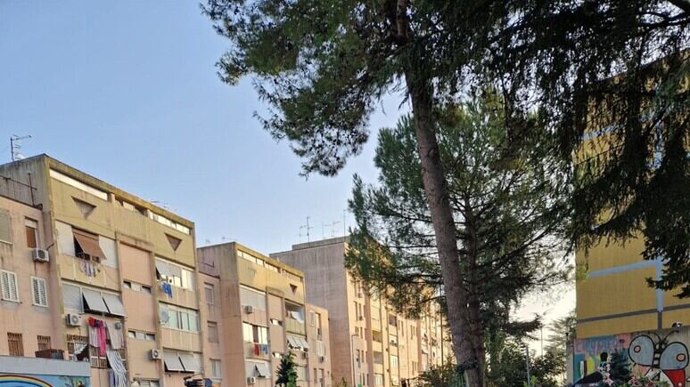 Nel Parco Verde di Caivano: tra orrori del passato e l'ombra della pedofilia