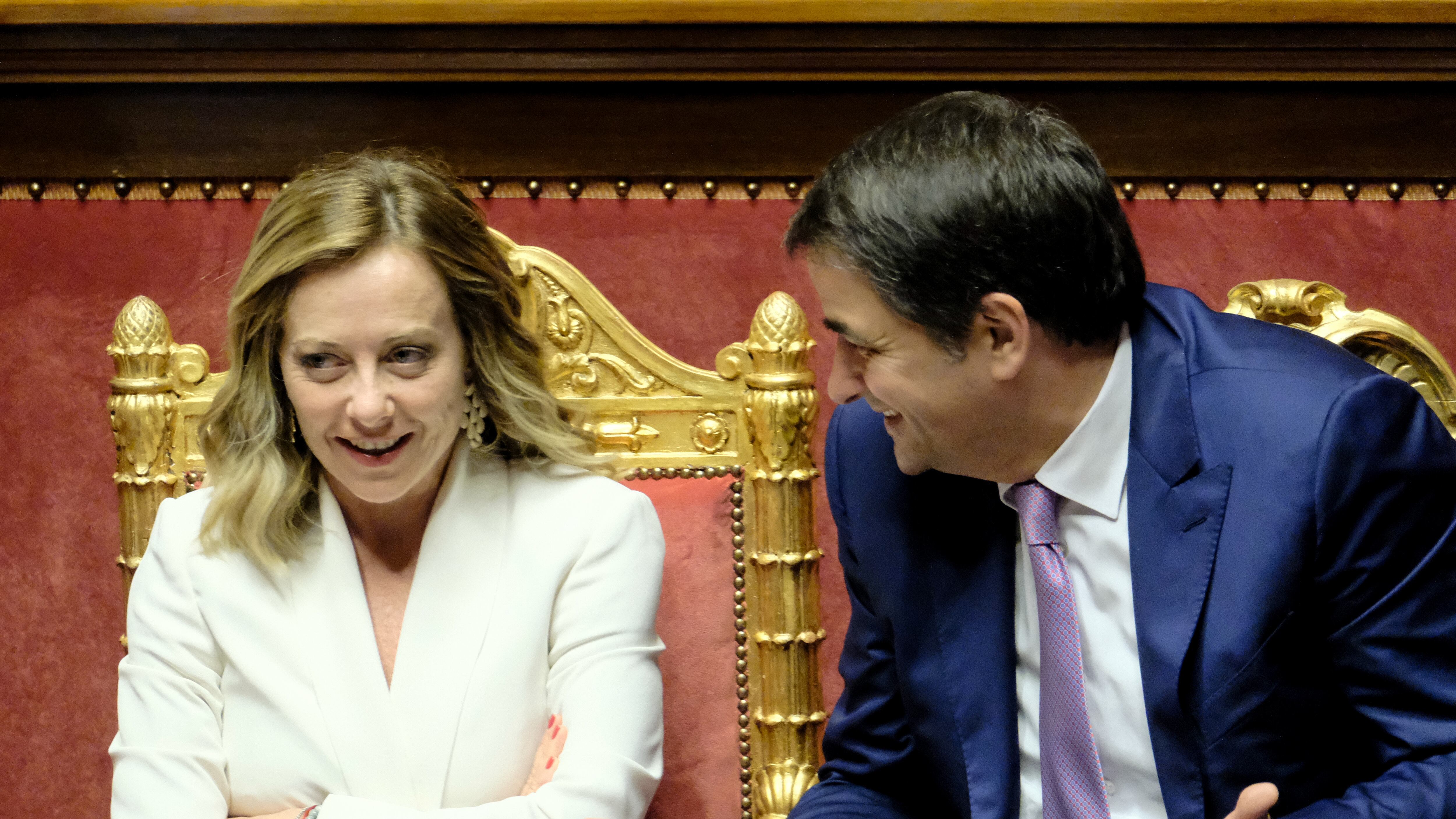 Le tensioni Fi-Lega messe in sordina (ma non archiviate). Meloni saluta Fitto e accelera sul dopo