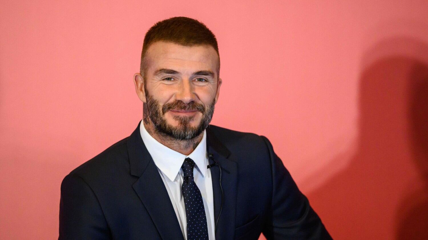 David Beckham, dove sono finiti i capelli?