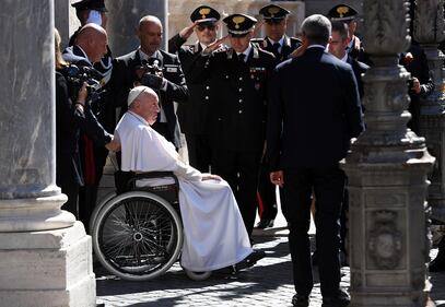 Papa Francesco a Palazzo Madama per Napolitano: l'omaggio a sorpresa del pontefice 3