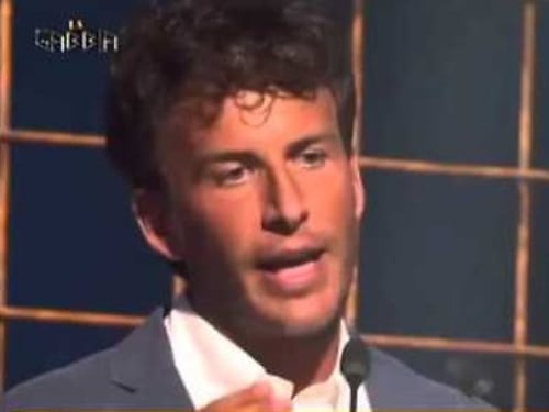 Verginità, la moglie di Adinofi "contro" Fusaro: "È una cosa seria"