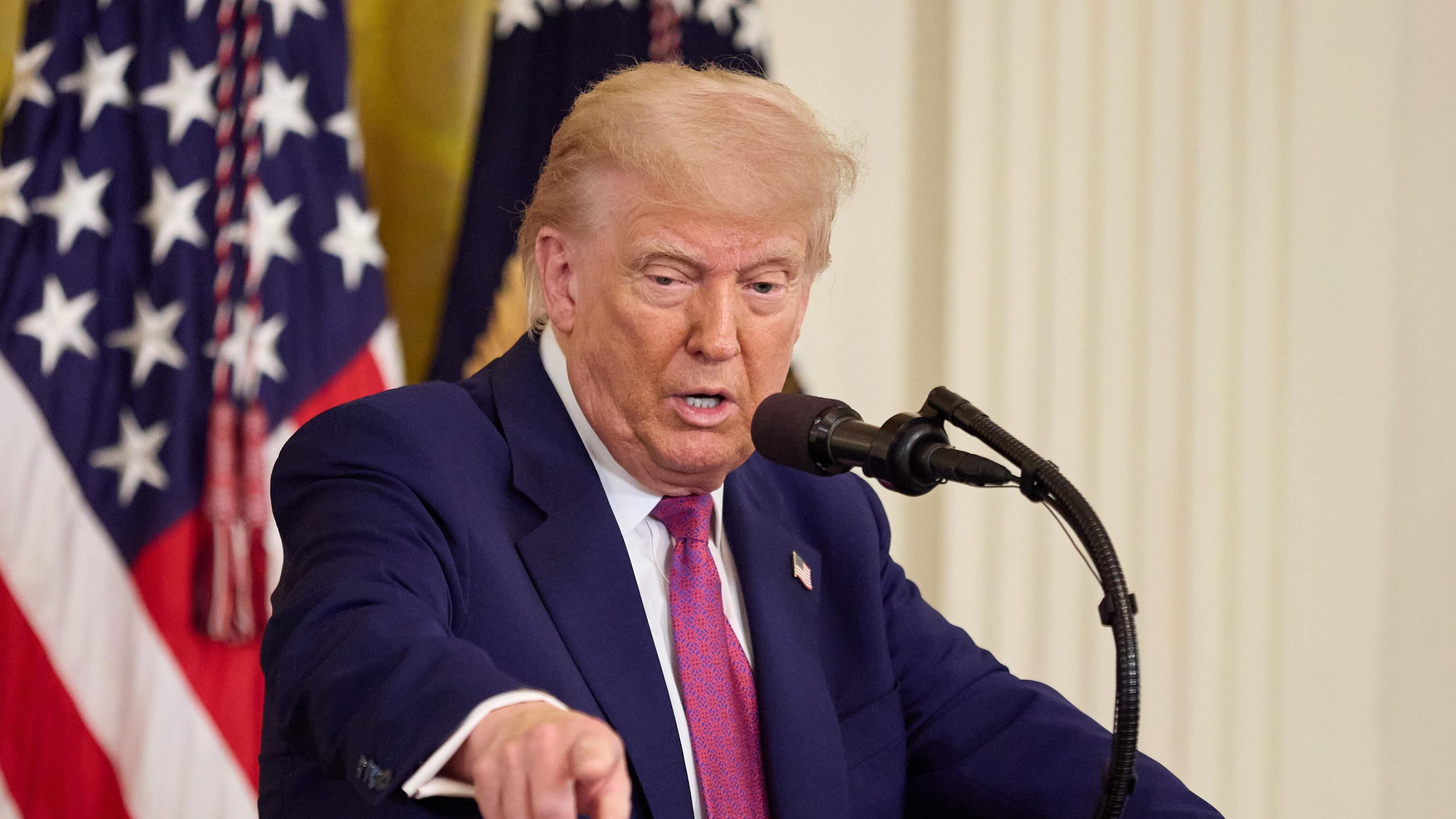 L'annuncio di Trump: "Presto la pace tra Iran e Israele, aperto a Putin come mediatore"