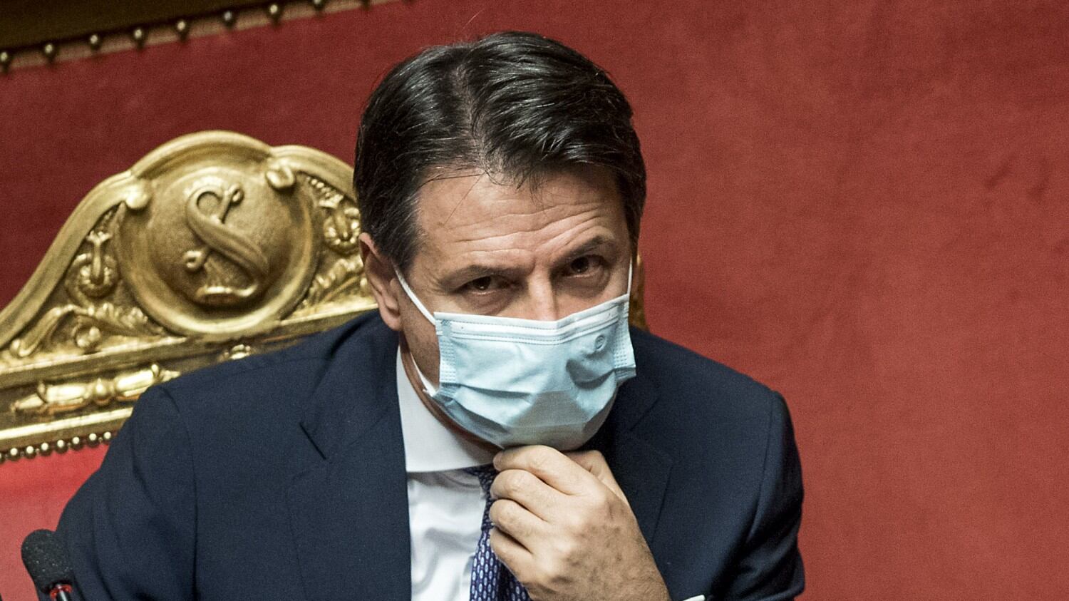 A letto senza cena: bar e ristoranti chiudono alle 18 Scuola a distanza solo alle superiori