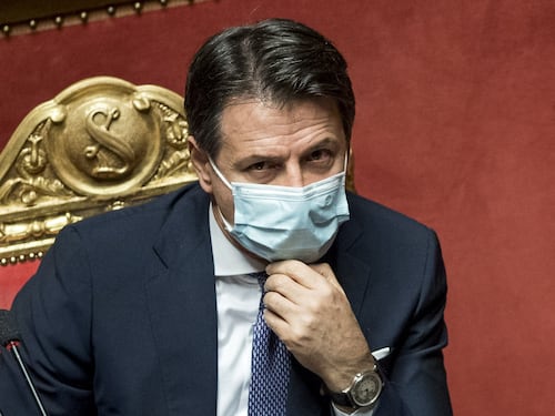 A letto senza cena: bar e ristoranti chiudono alle 18 Scuola a distanza solo alle superiori