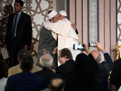 Il monito del Papa all'islam: "Smascherate i violenti"