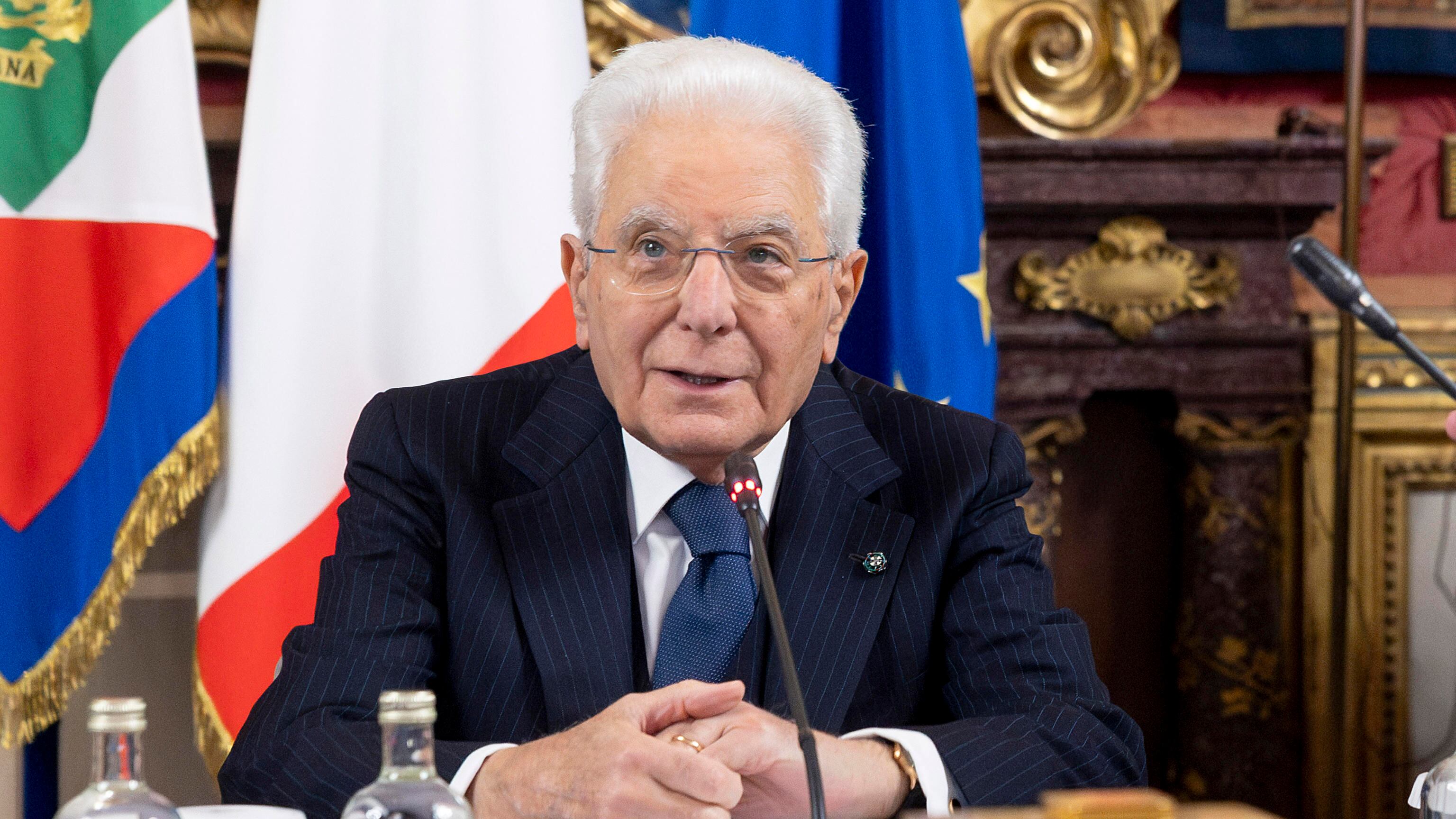 Mattarella: "Natalità tema vitale per l'Italia. Servono stipendi adeguati e più servizi"