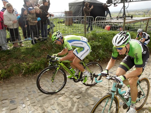 Cancellara, tris nel "Fiandre" della paura: tifosa investita, in coma