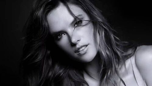 Scatti sexy per la nuova campagna di Victoria's Secret 6