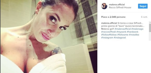 Malena: sexy in biancheria fluo 14