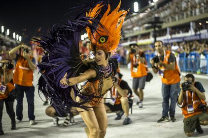 Brasile, iniziano i festeggiami del Carnevale di Rio  6