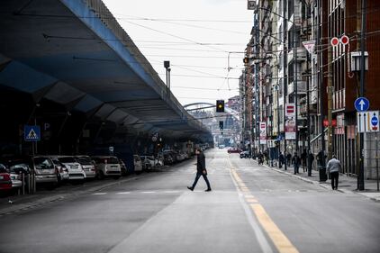 Milano, la prima domenica di blocco per il Covid-19 9