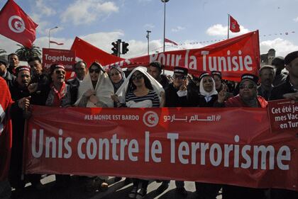 Tunisi sfila contro il terrorismo 5