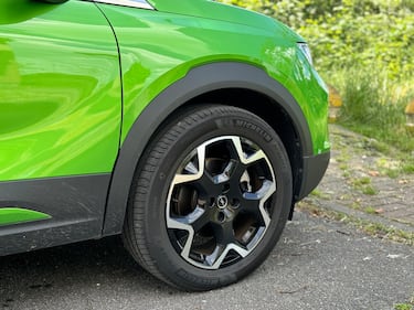 Opel Mokka-e 2024: guarda la gallery del rivisto SUV elettrico, ora con più autonomia 12