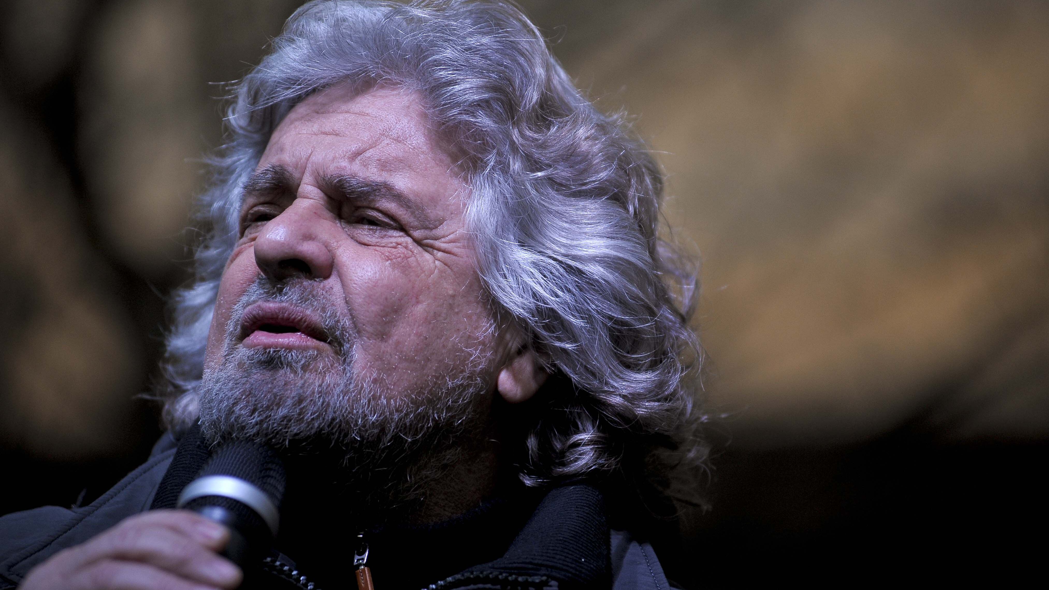 Il ricatto di Grillo a Democratici e grillini