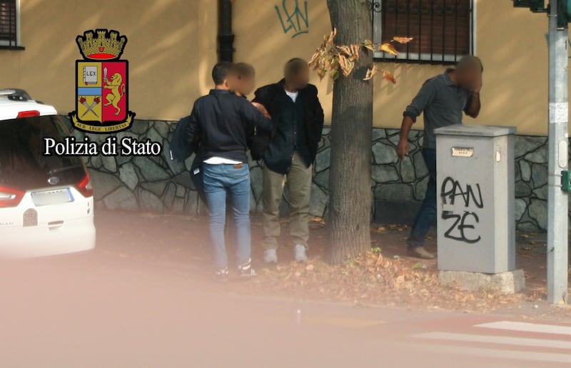 Immigrazione, così gli scafisti di terra "lavorano" a Milano 7