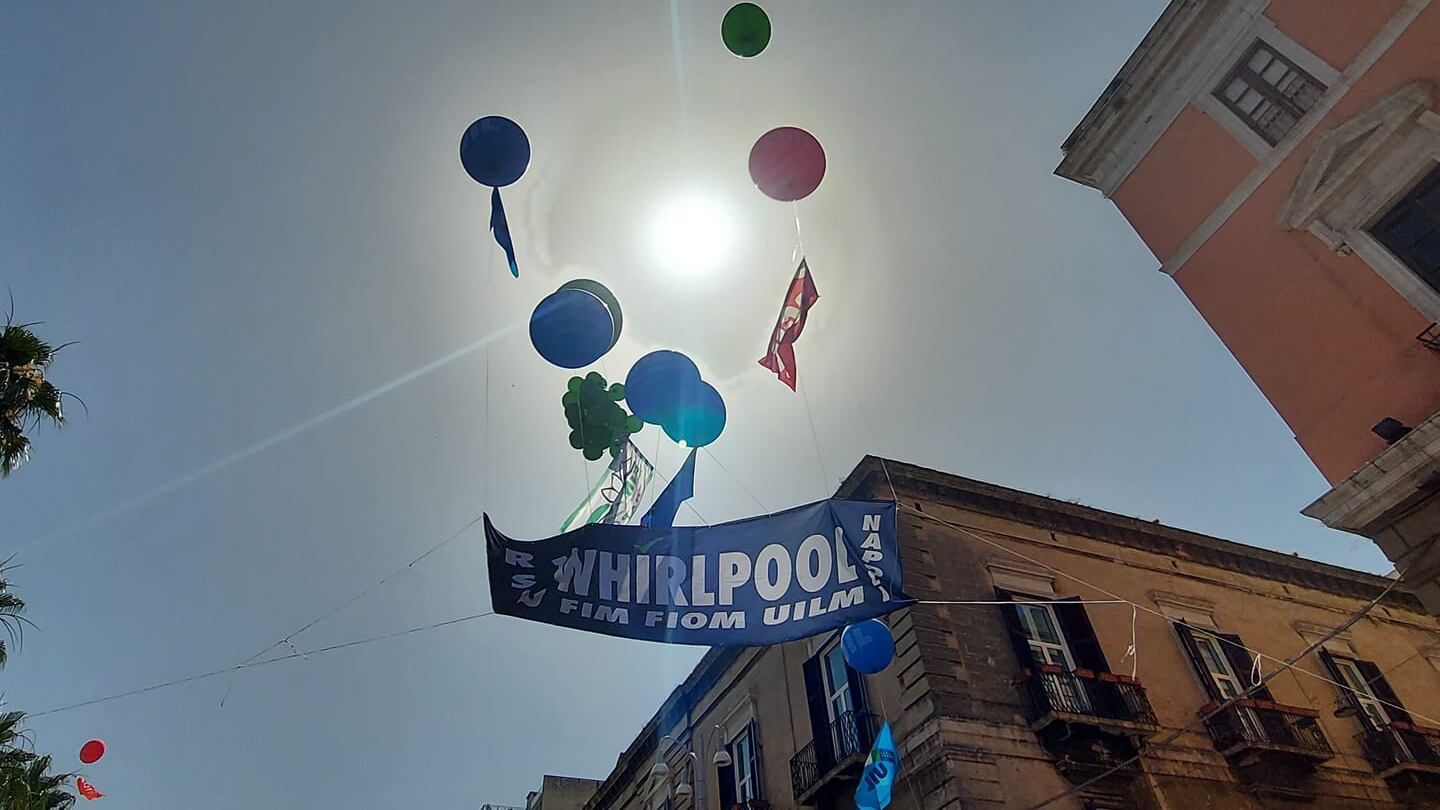 Ex Whirlpool, il sito di Napoli passa a Tea Tek: salvi 312 posti di lavoro
